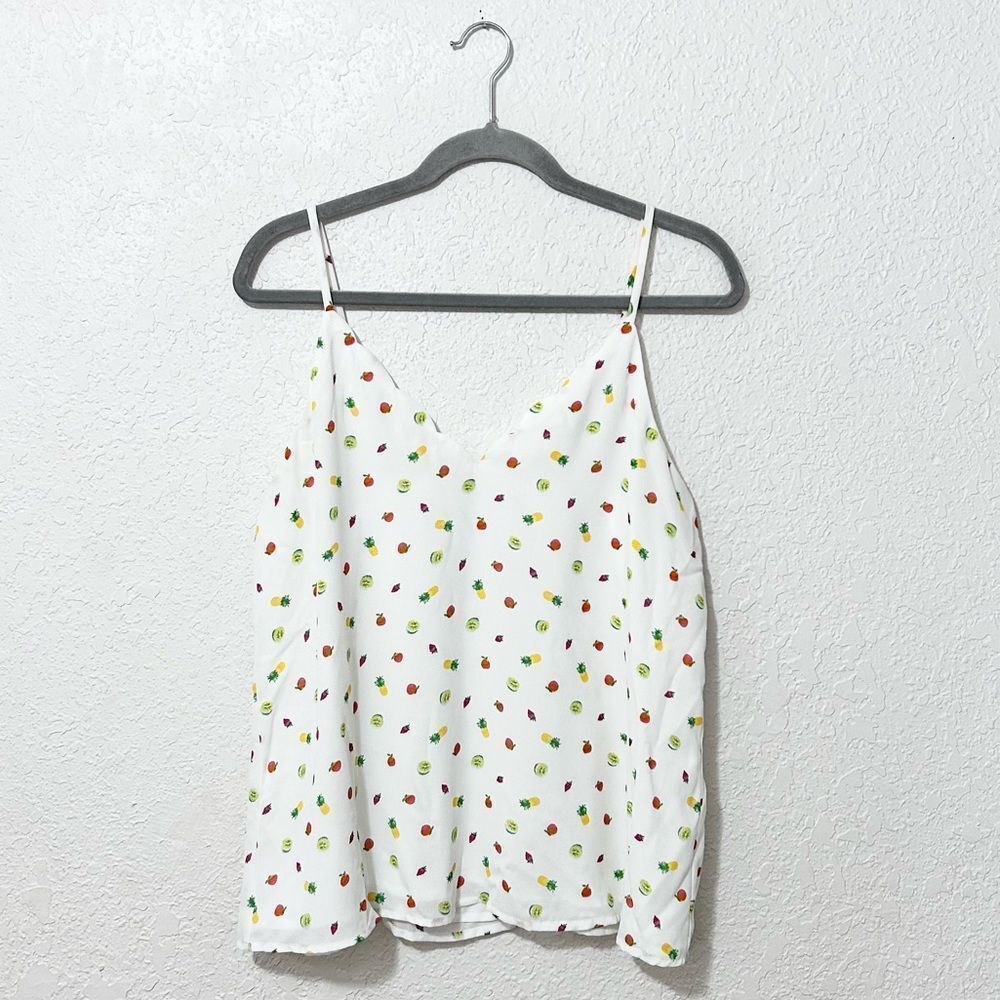 Socialite scalloped fruit cami top white size medium